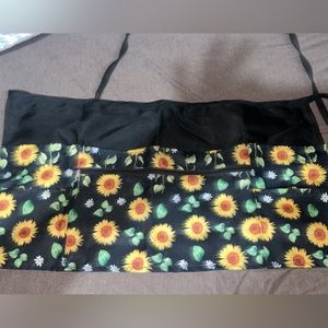 sunflower Waitress apron🌻